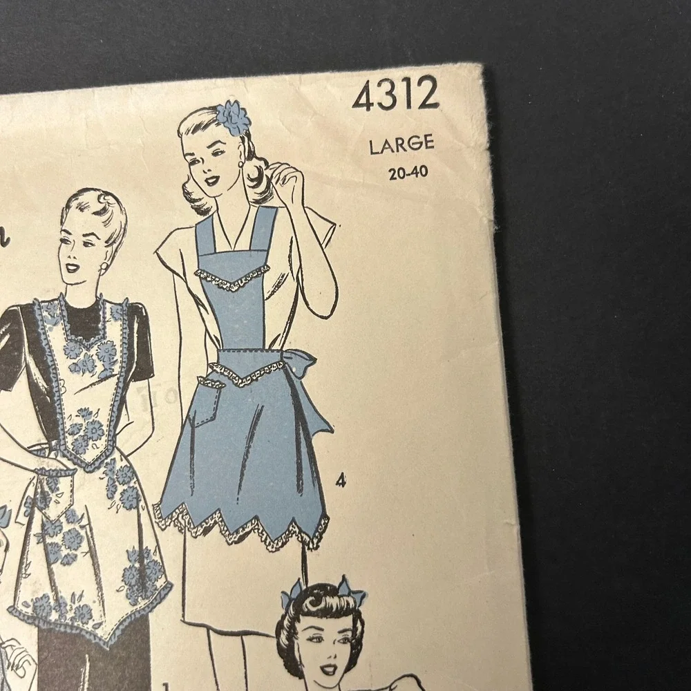 Vintage 40's 4312 Apron Advance Sewing Pattern Women Medium Scalloped Bib Apron